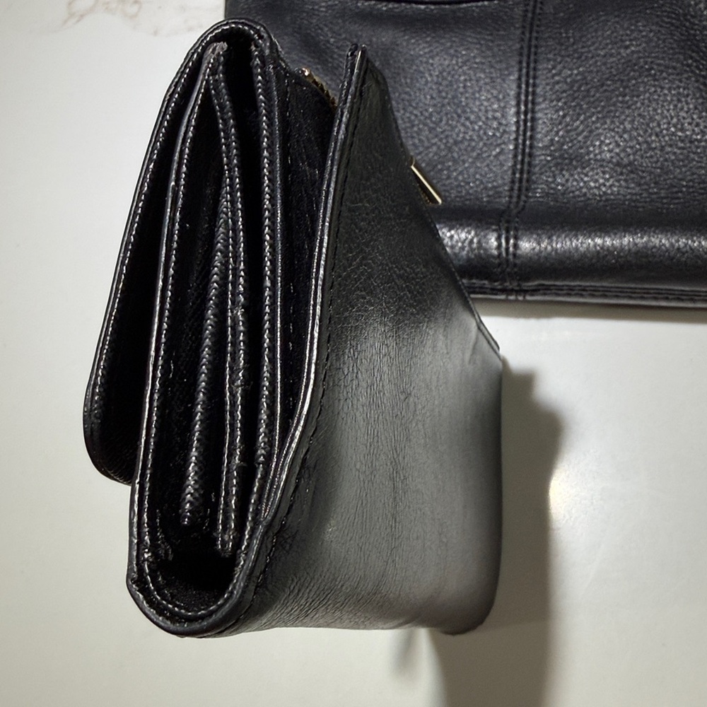 🥳🥳2 PIECE DKNY Set Leather Crossbody Bag & Wallet with storage bag, Black - Picture 8 of 16